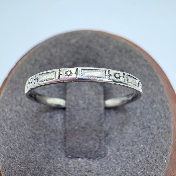 VTG Sterling Silver 925 Geometric Design Stackable Band  Ring Size 7.75 - Picture 1 of 8